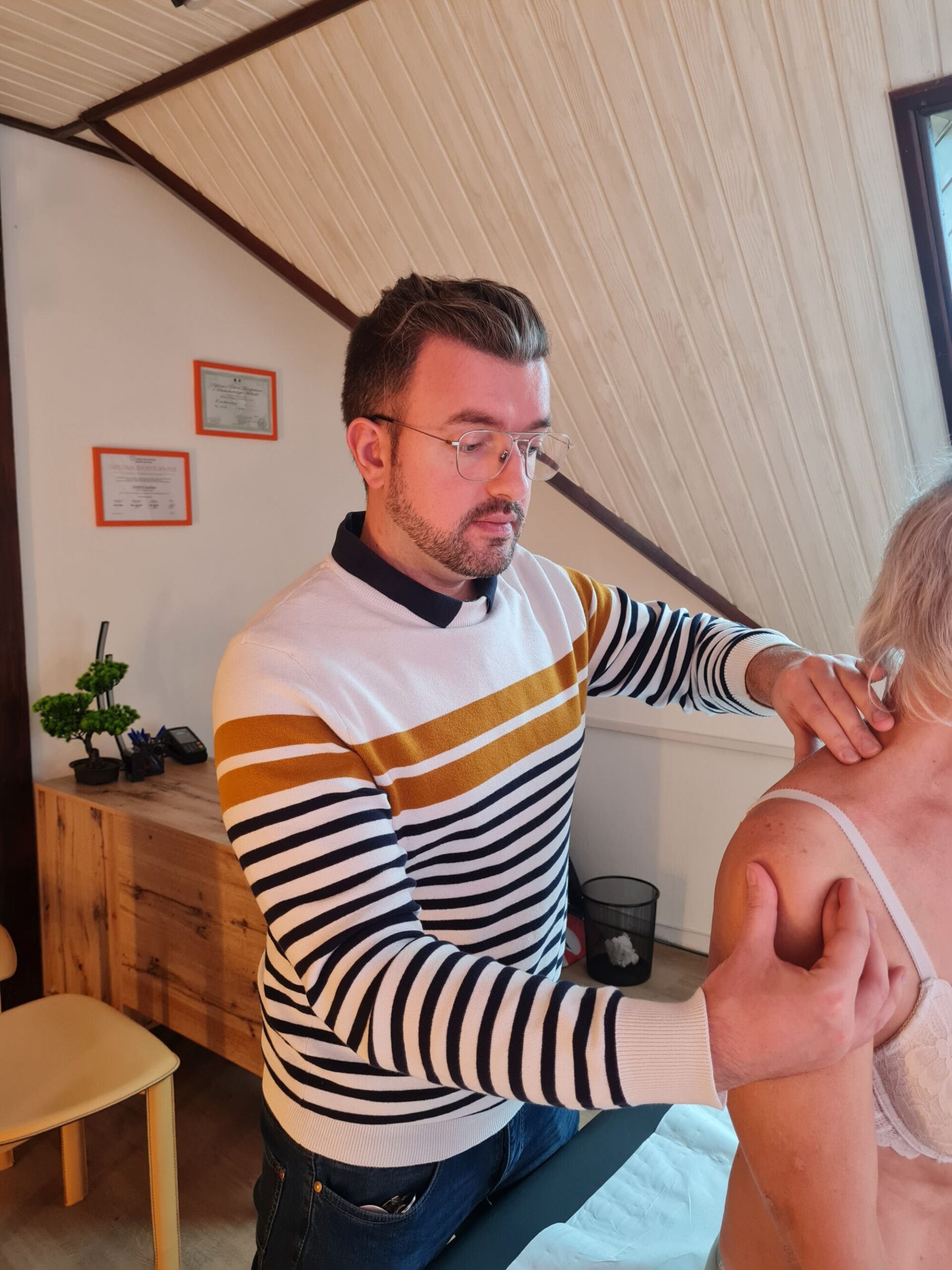 20231104_095506 SCALED | Korrexos DEBREU Aurélien : Séance d’Enthésothérapie, nouvelle thérapie manuelle mise en évidence en imagerie médicale. Haguenau 2